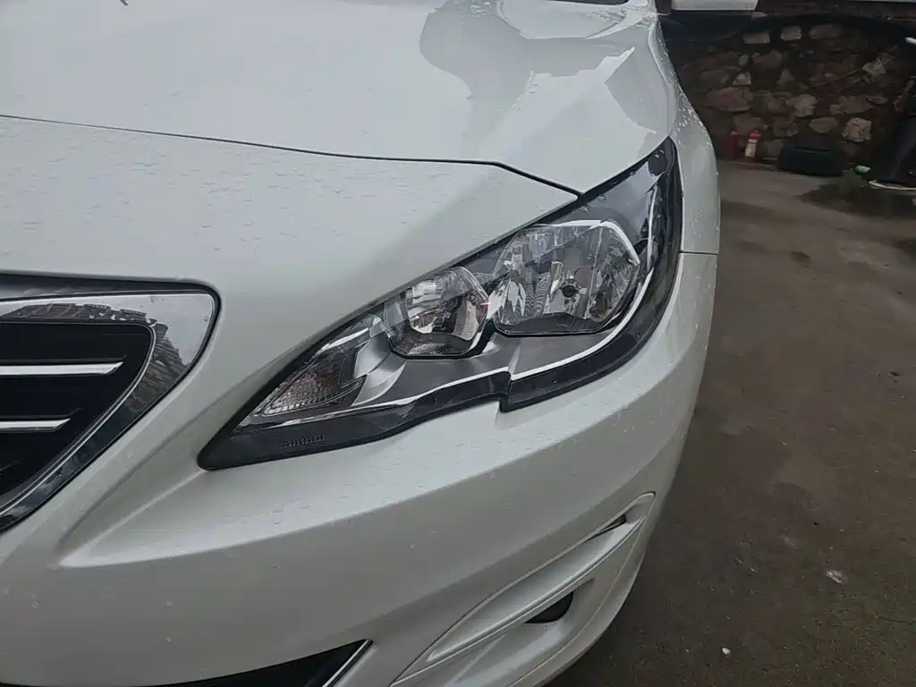 Peugeot 408 2016 — фото 18