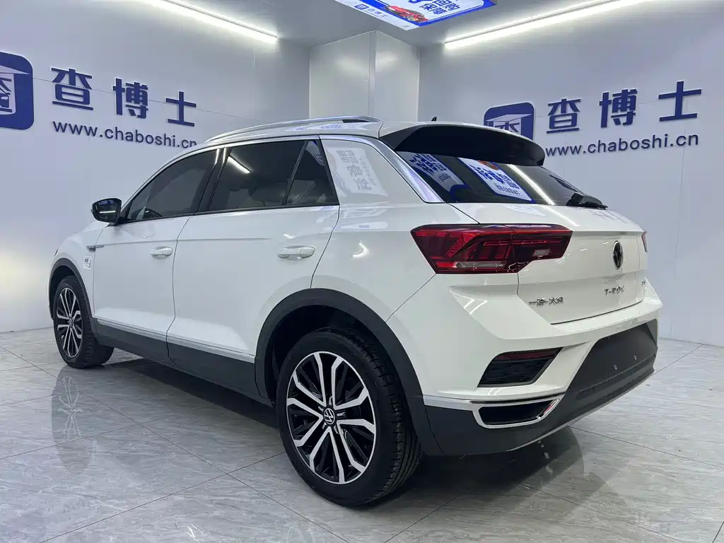 Volkswagen T-Roc 2023 — фото 15