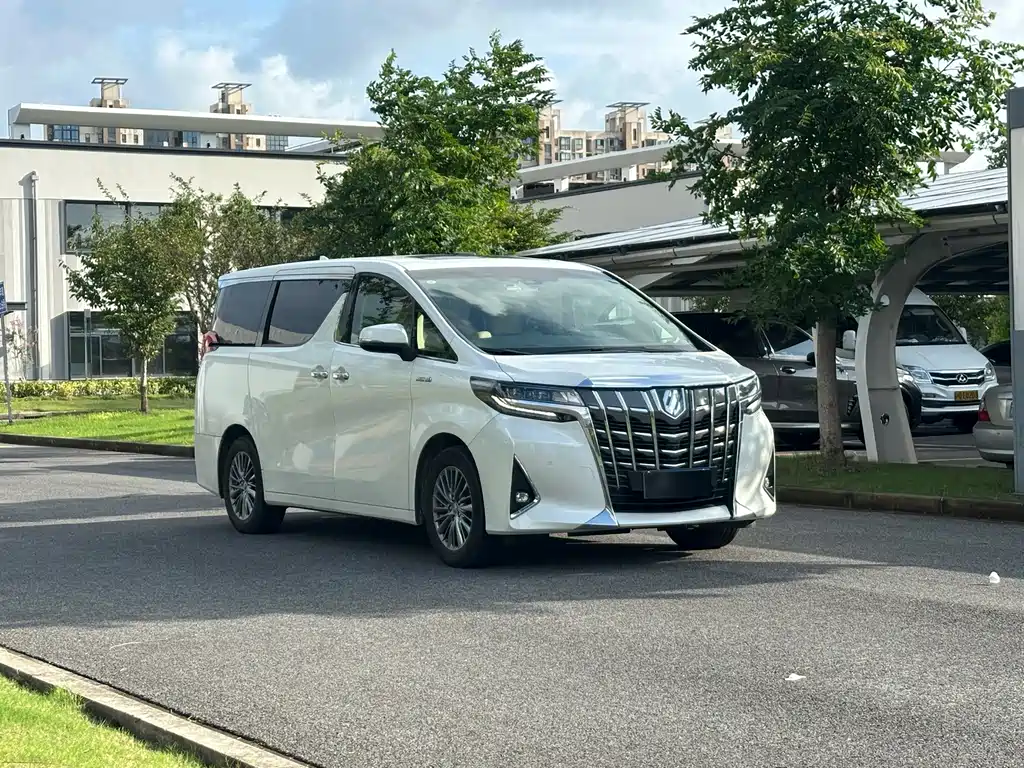 Toyota Alphard 2021 — фото 3