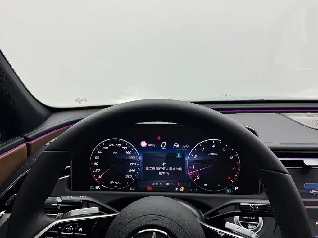 Mercedes-Benz E-Class 2025 — фото 10
