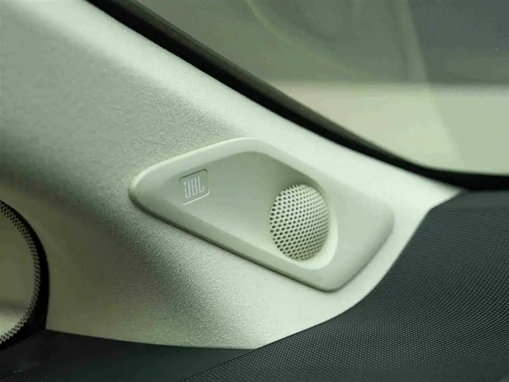 Toyota Alphard 2025 — фото 18
