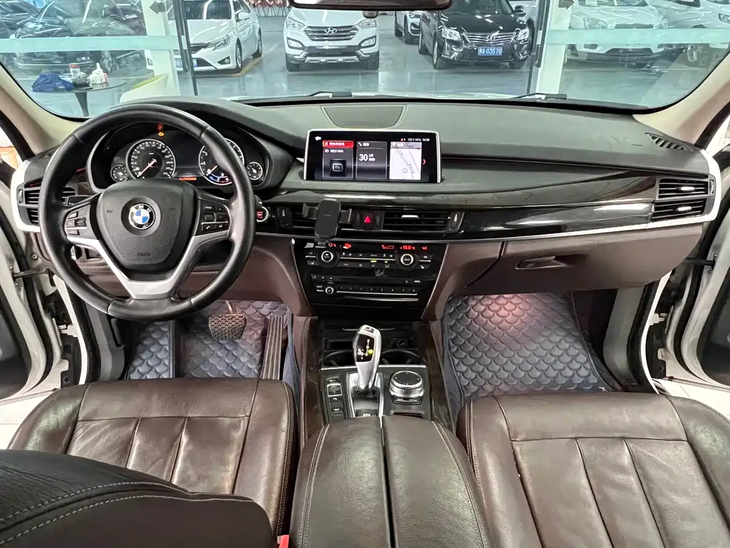 BMW X5 2018 — фото 12