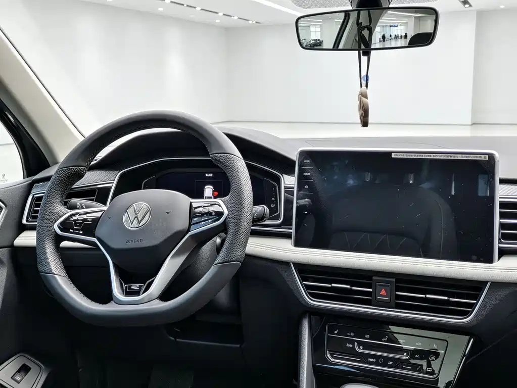 Volkswagen Tiguan L 2023 — фото 6