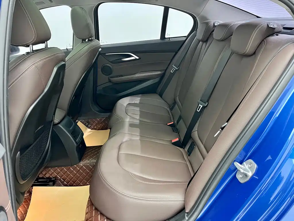 BMW 1 Series 2020 — фото 13
