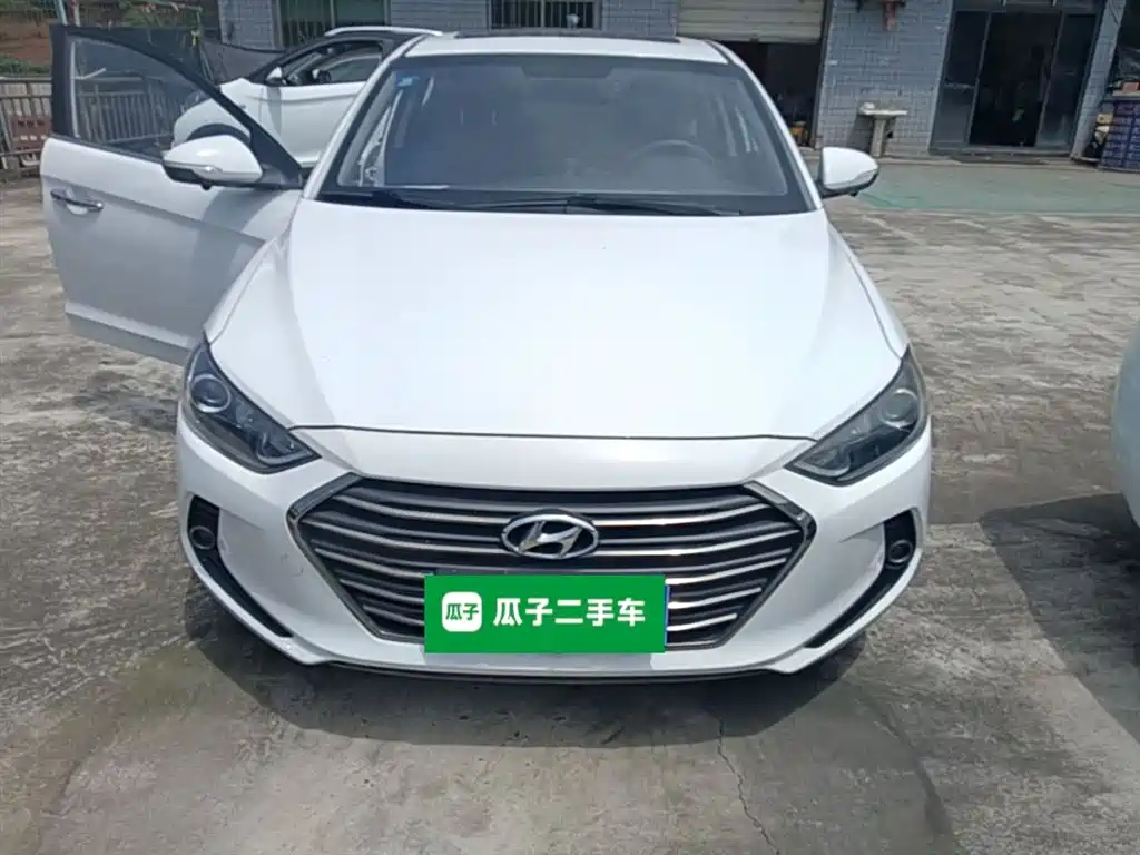 Hyundai Elantra 2018 — фото 3