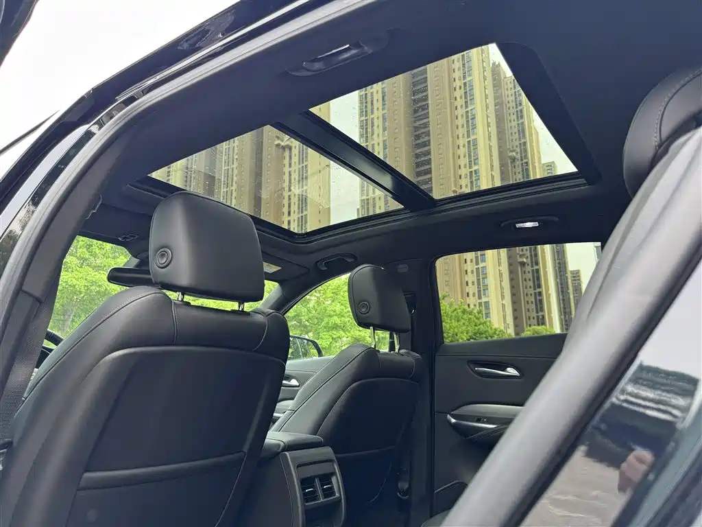 Cadillac XT4 2020 — фото 27