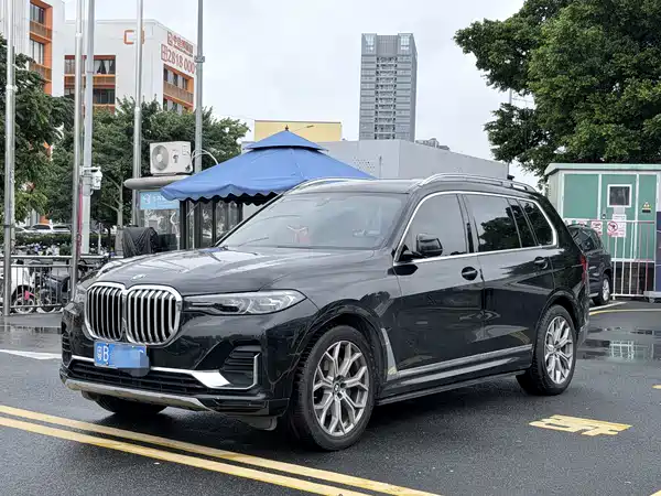 BMW X7 2021