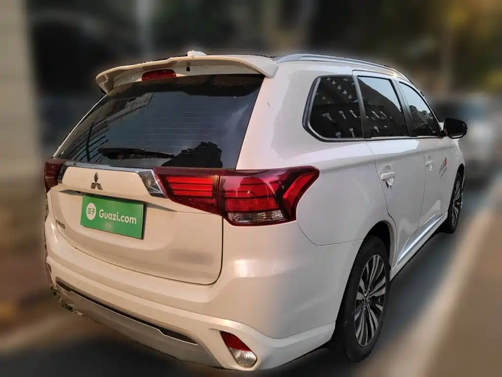Mitsubishi Outlander 2022