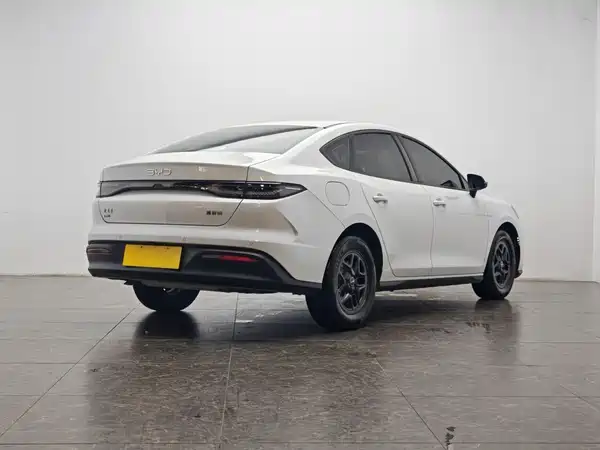BYD Seal 05 DM-i 2025