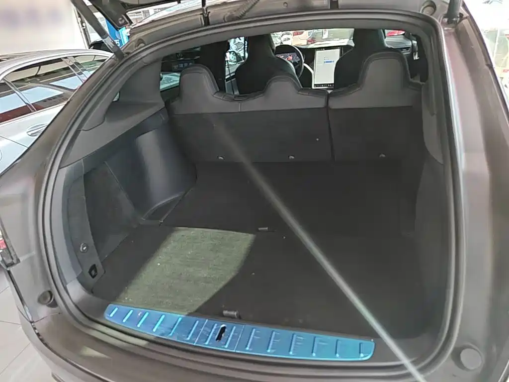 Tesla Model X 2019 — фото 19