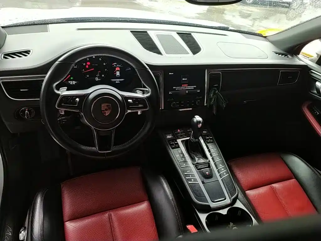 Porsche Macan 2018 — фото 10