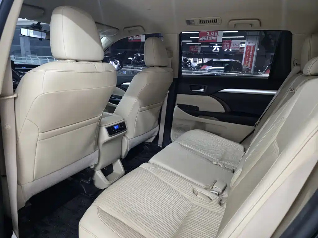 Toyota Highlander 2015 — фото 11