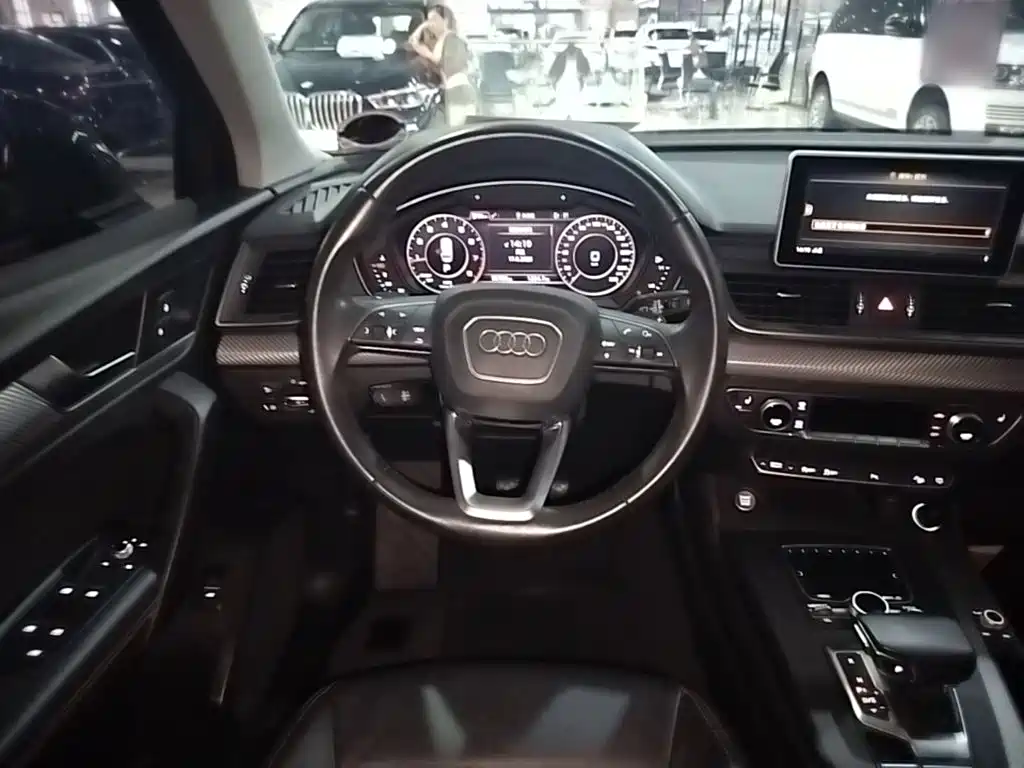 Audi Q5L 2019 — фото 11