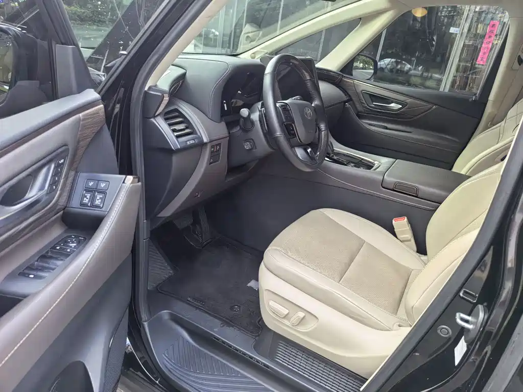 Toyota Alphard 2024