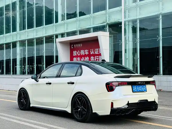 Lynk & Co 03 2020
