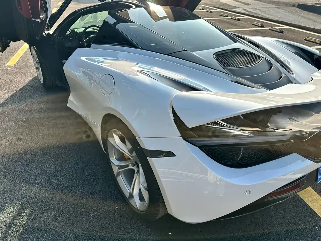 McLaren 720S 2020 — фото 14