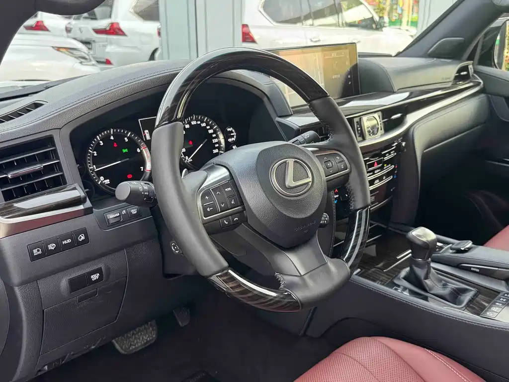 Lexus LX 2019 — фото 9