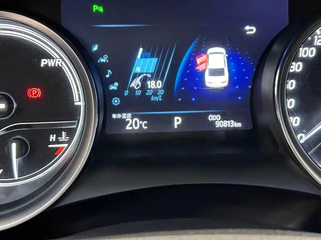Toyota Camry 2018 — фото 14