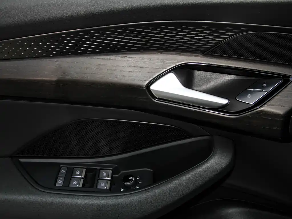 Audi Q6 2024 — фото 18