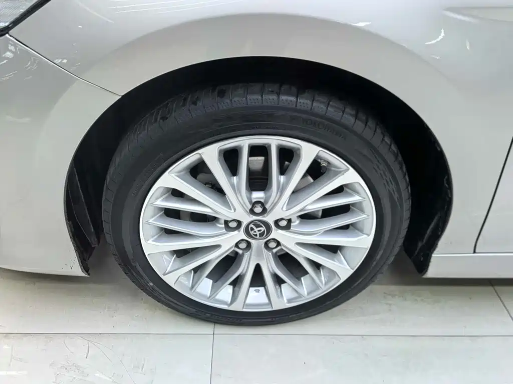 Toyota Camry 2020 — фото 18
