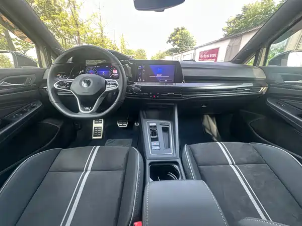 Volkswagen Golf 2023