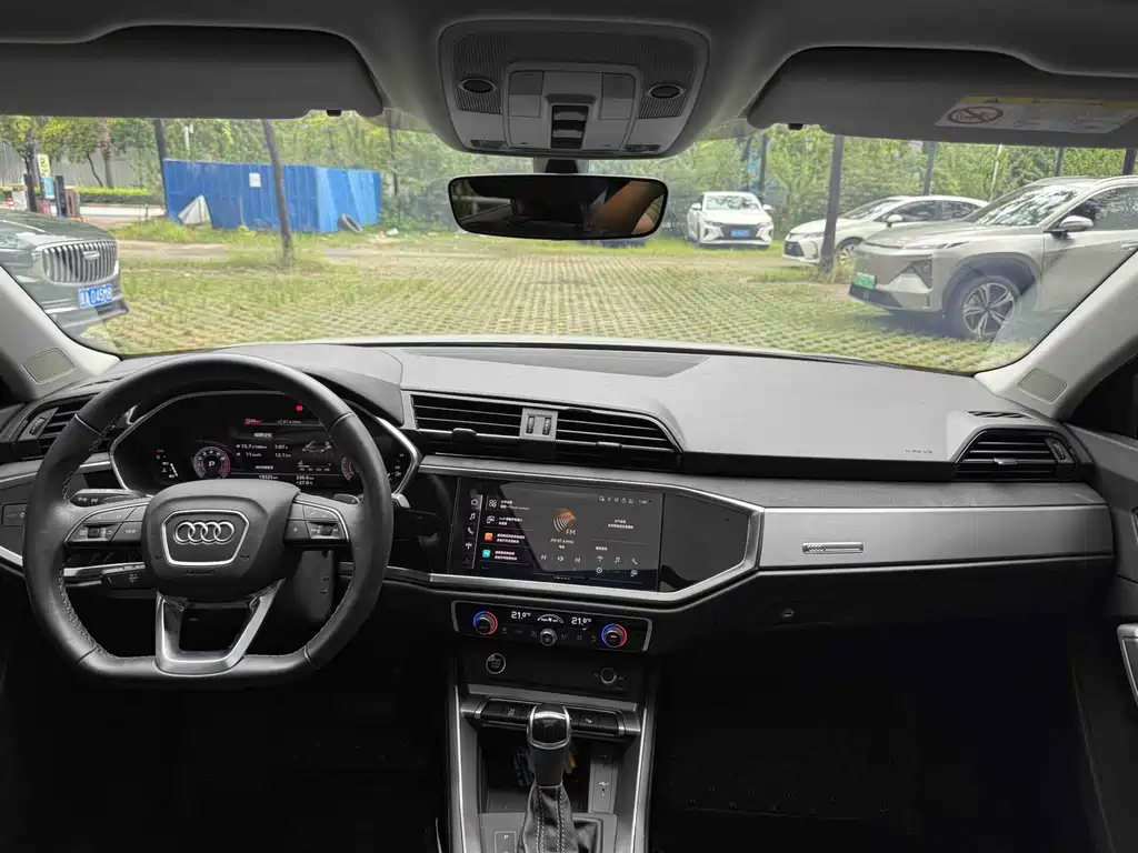 Audi Q3 2023 — фото 20
