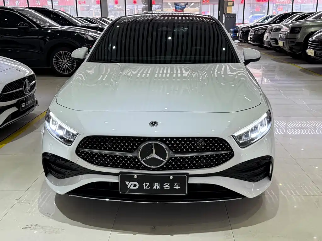 Mercedes-Benz A-Class 2024 — фото 2