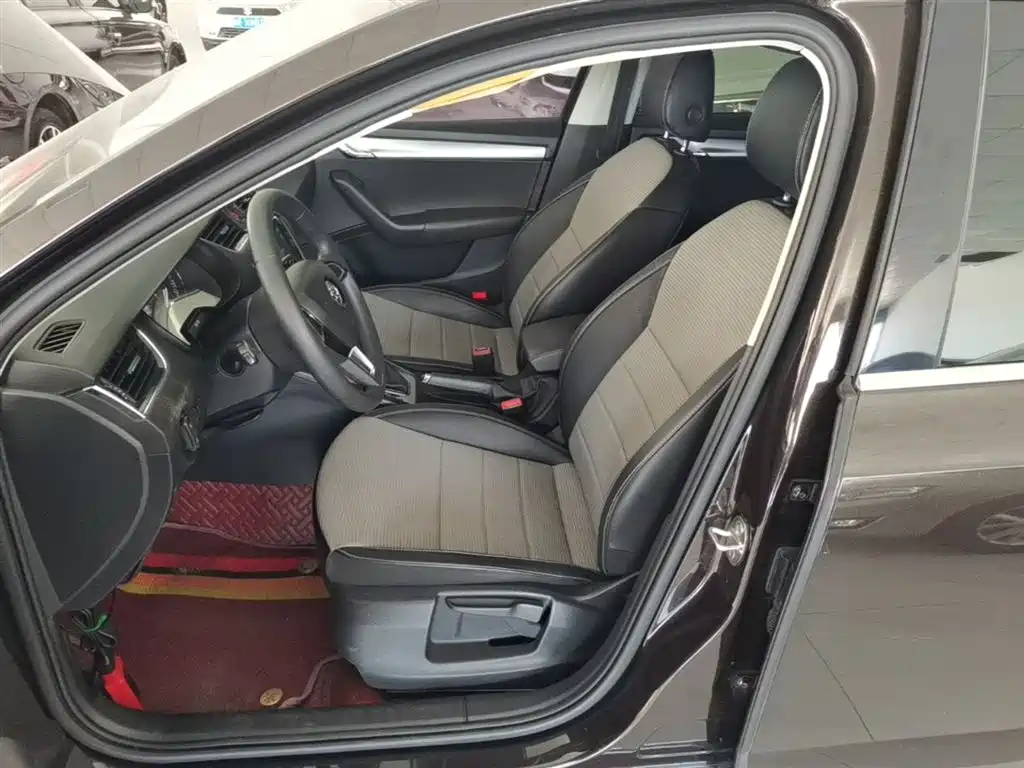 Skoda Octavia 2016 — фото 15
