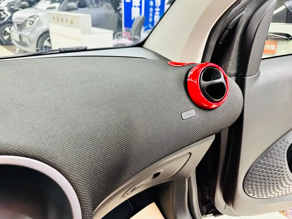 smart Fortwo 2017 — фото 33
