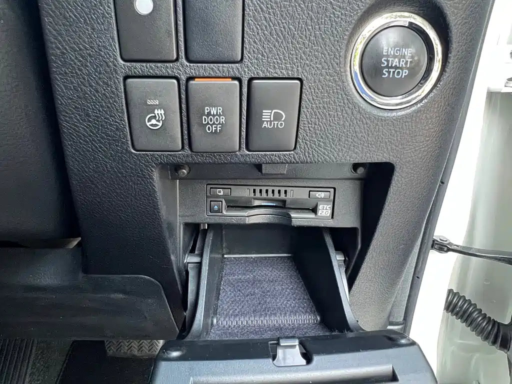 Toyota Vellfire 2021 — фото 22
