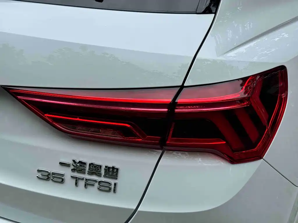 Audi Q3 2023 — фото 38