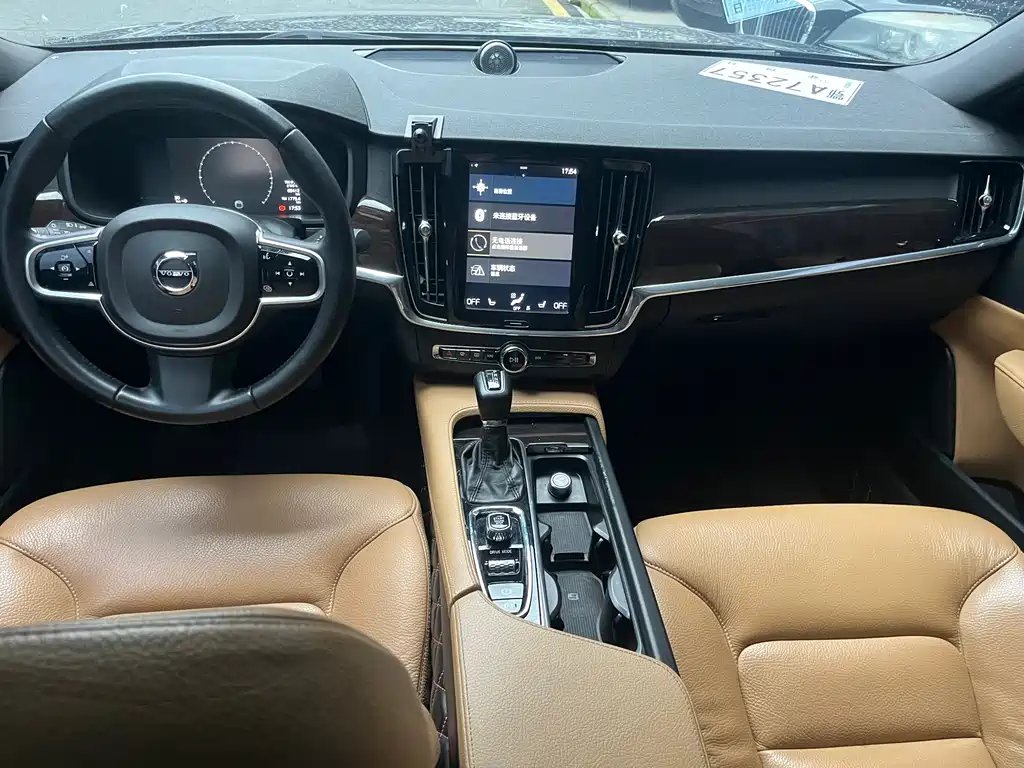 Volvo S90 2018 — фото 10