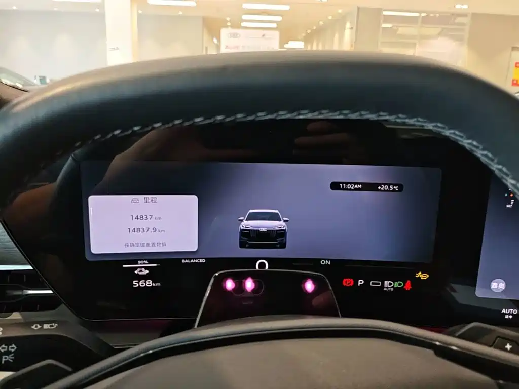 Audi Q6L e-tron 2025 — фото 12