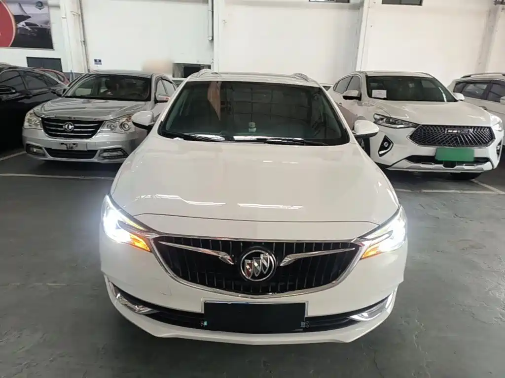 Buick Excelle 2018 — фото 3