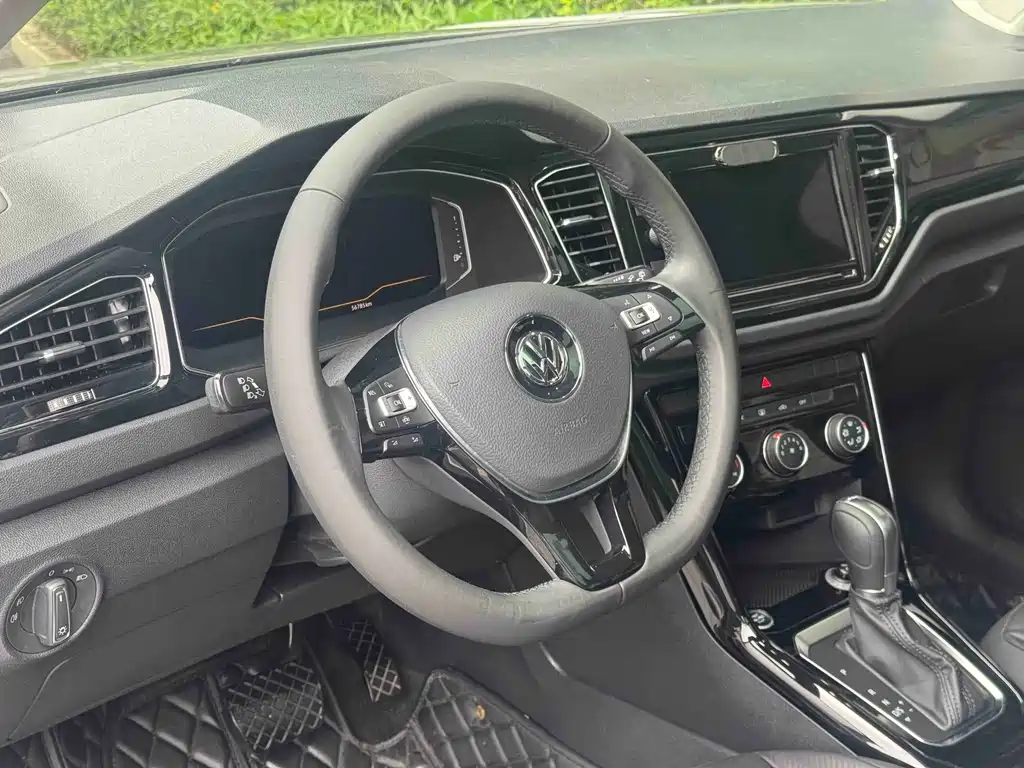 Volkswagen T-Roc 2020 — фото 10