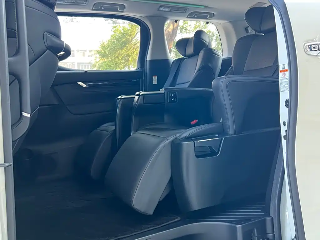 Toyota Vellfire 2021 — фото 31