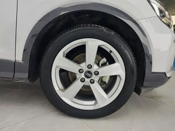 Audi Q2L 2023
