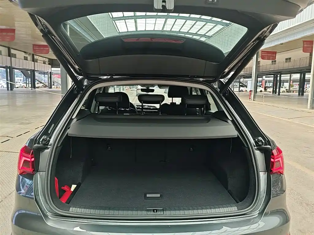 Audi Q3 2020 — фото 19