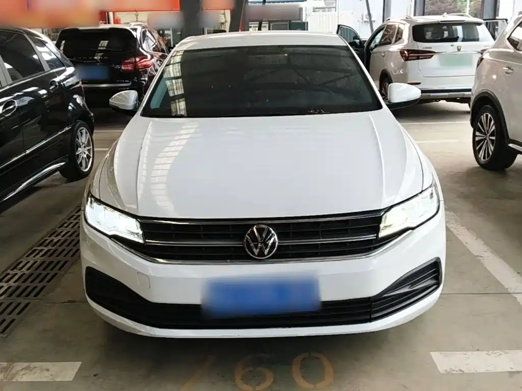 Volkswagen Bora 2023