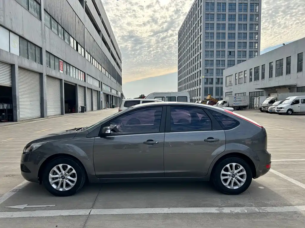 Ford Focus 2015 — фото 4