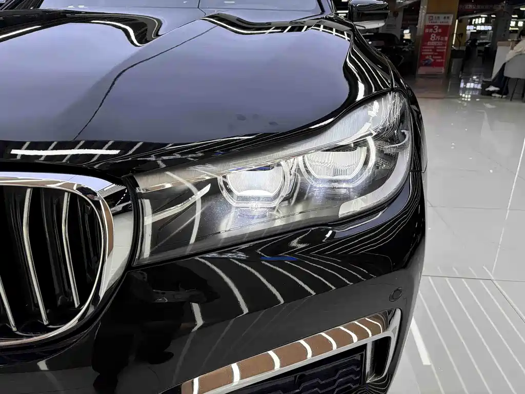 BMW 7 Series 2018 — фото 16