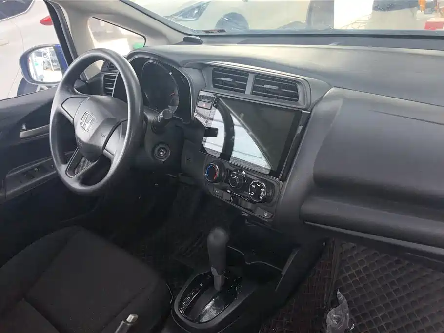 Honda Fit 2018 — фото 12