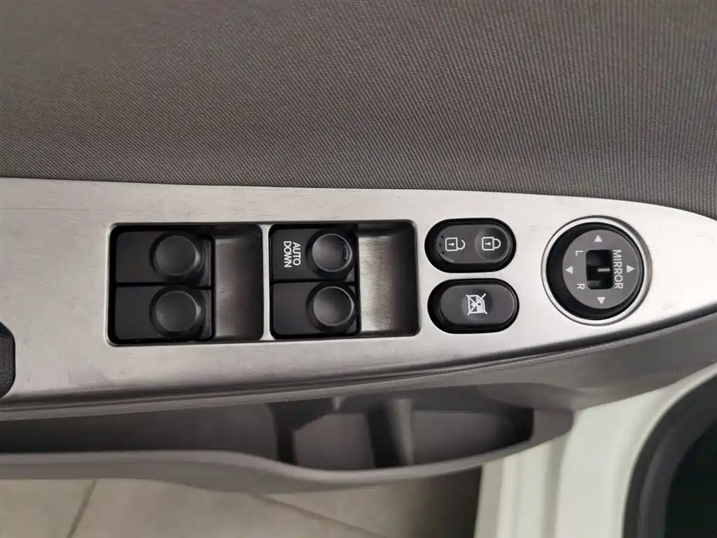 Hyundai Verna 2015 — фото 9