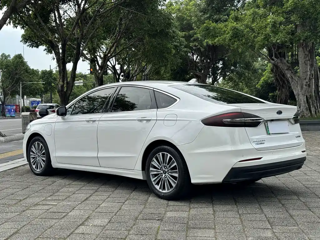 Ford Mondeo New Energy 2020 — фото 7