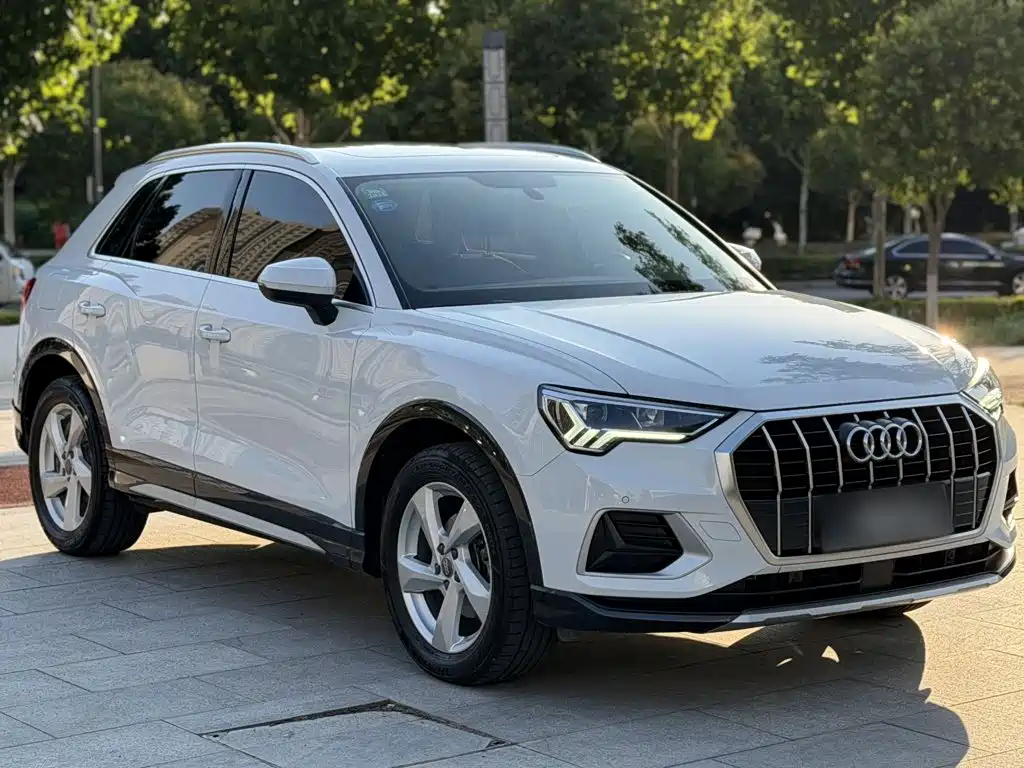 Audi Q3 2019 — фото 8