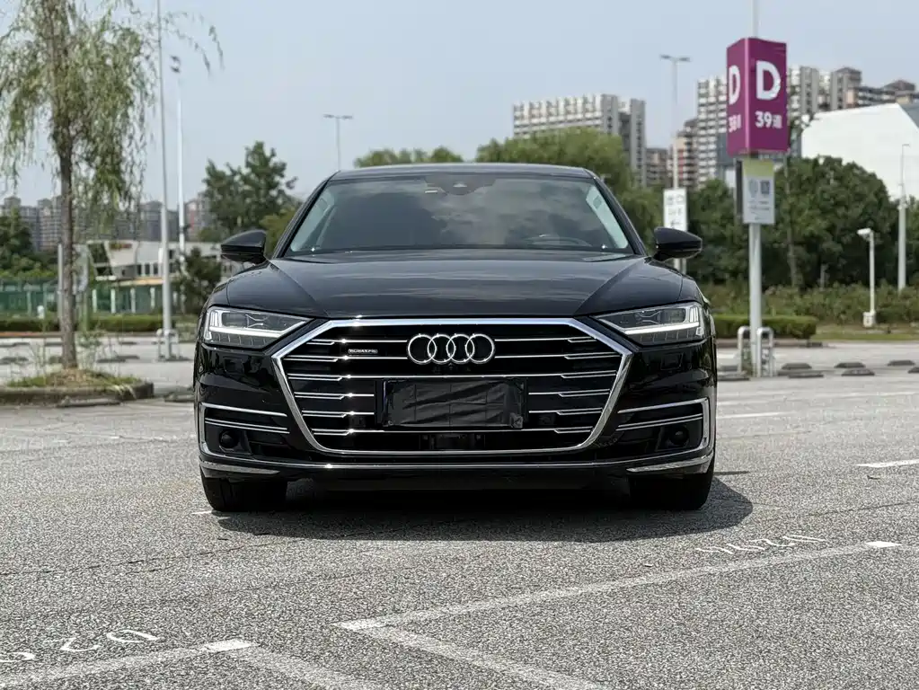 Audi A8 2021 — фото 3