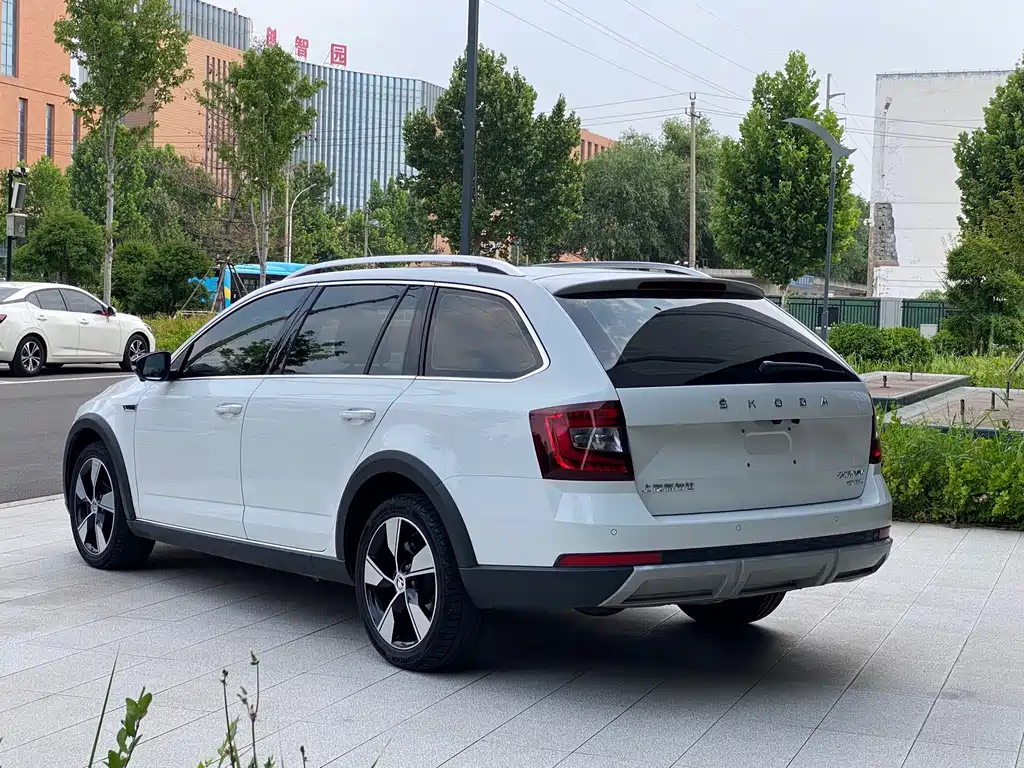 Skoda Octavia 2020 — фото 7