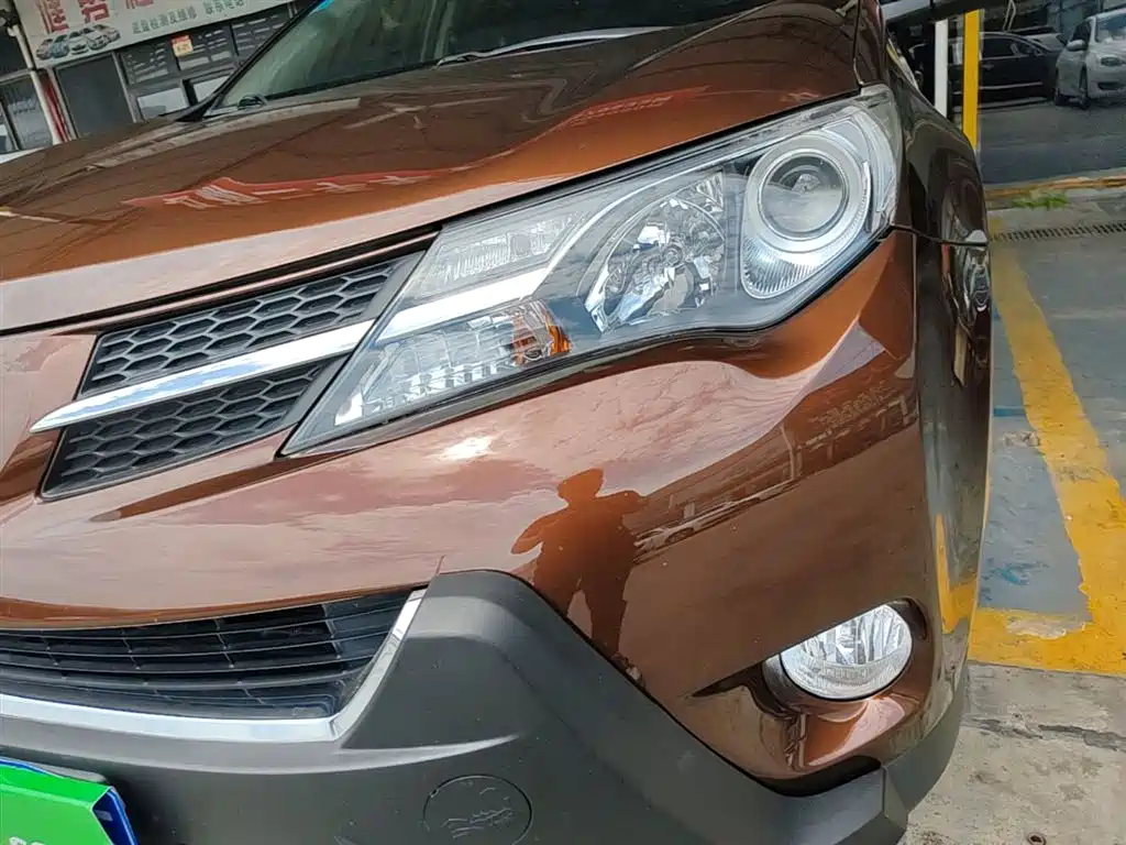 Toyota RAV4 2015 — фото 24
