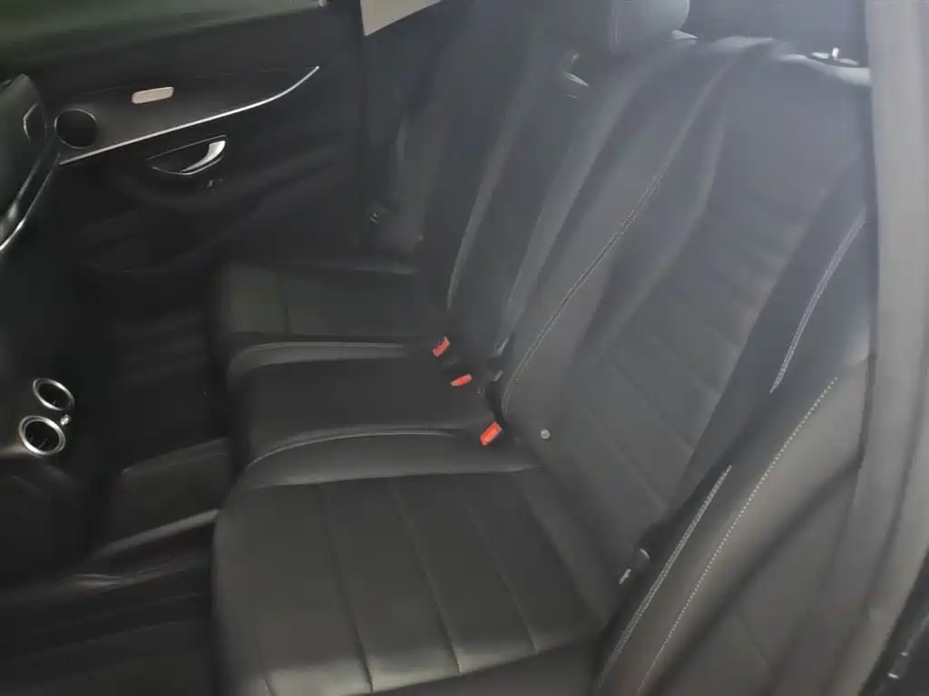 Mercedes-Benz E-Class 2018 — фото 17