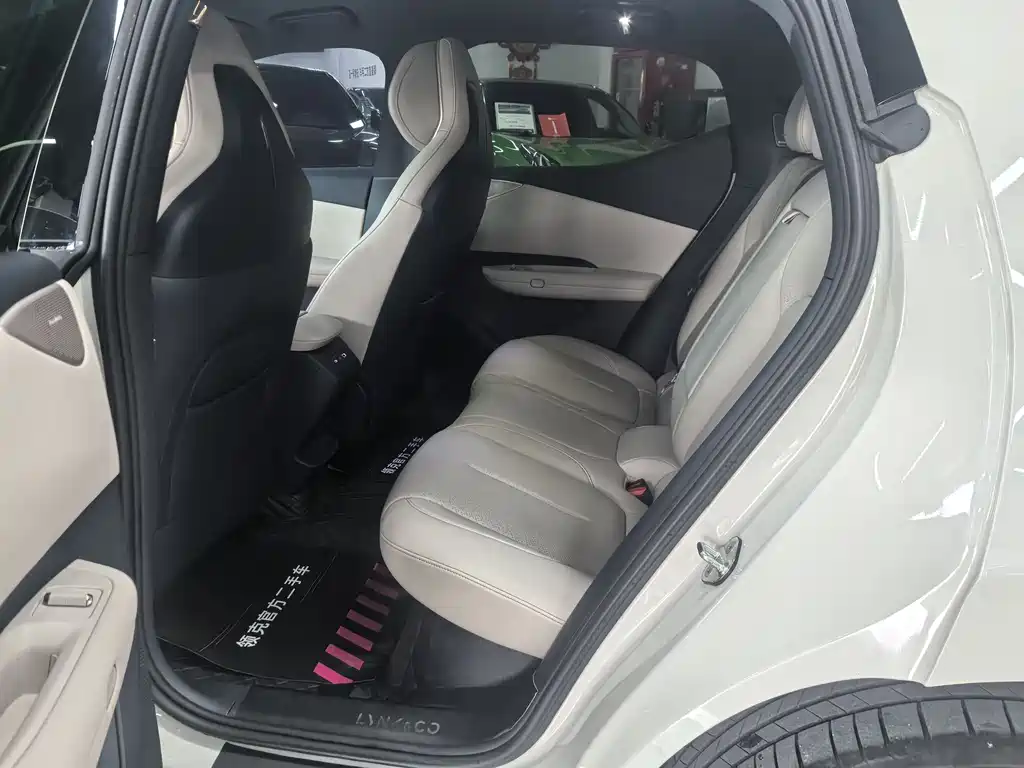 Lynk & Co Z20 2025 — фото 10